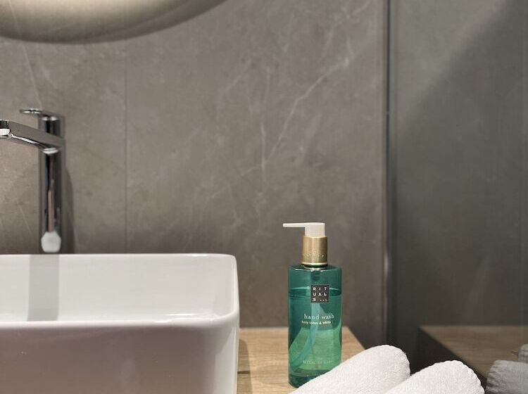 פנסיון Boutiques 76