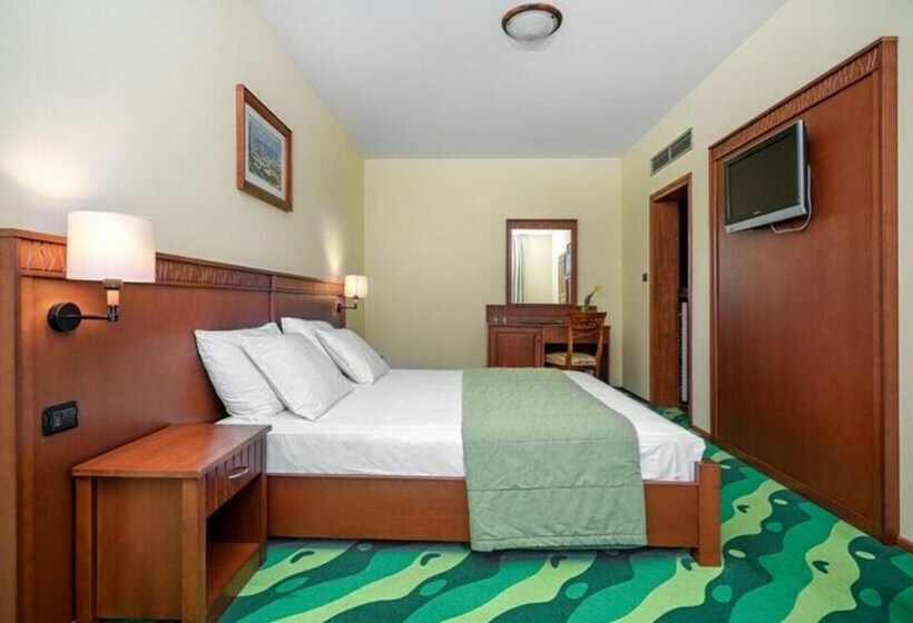 膳宿费 Convenient Park View Room With Breakfast Included