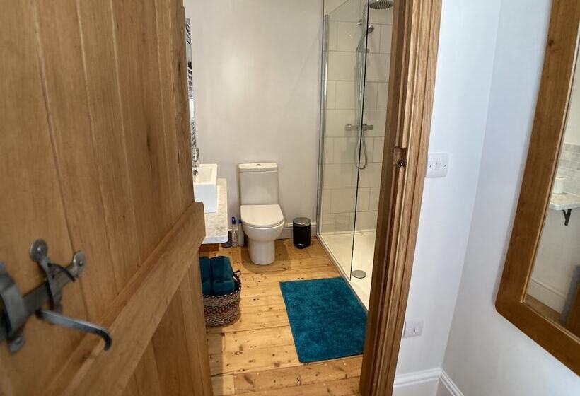 ペンション Frizenham Farmhouse