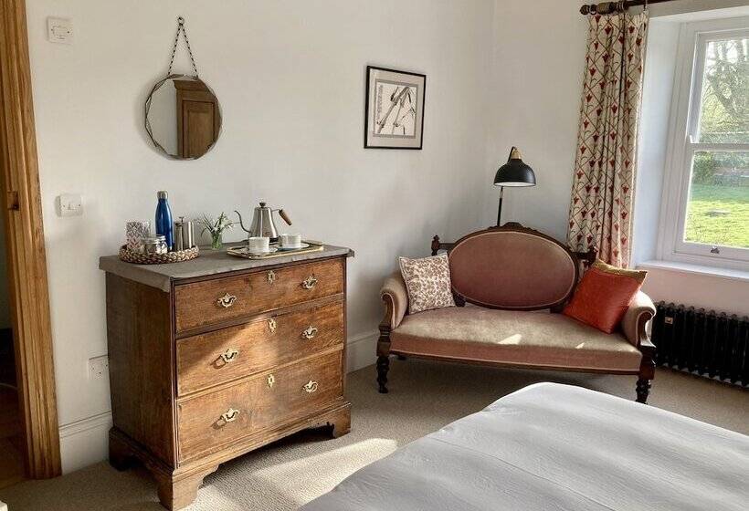 ペンション Frizenham Farmhouse