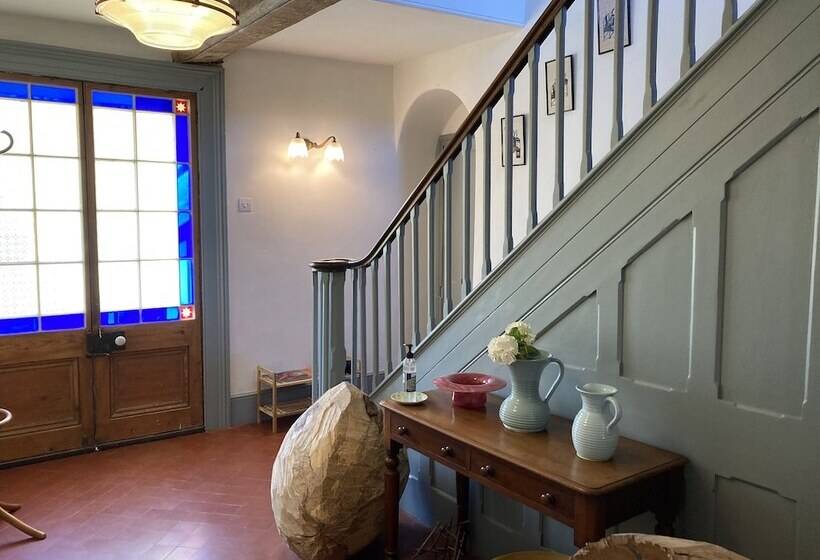 ペンション Frizenham Farmhouse