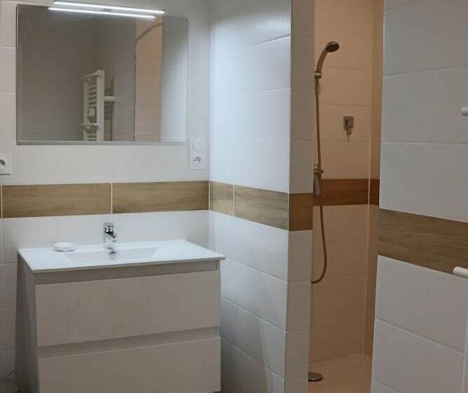 بنسيون Maison De Village Donzère