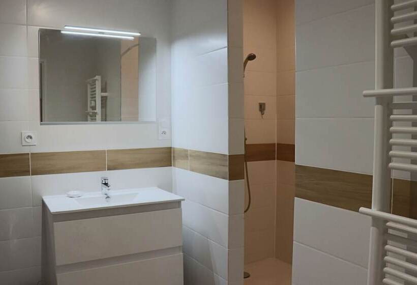 بنسيون Maison De Village Donzère