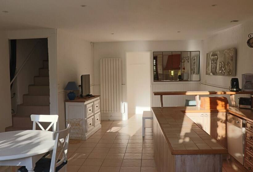 بنسيون Maison De Village Donzère