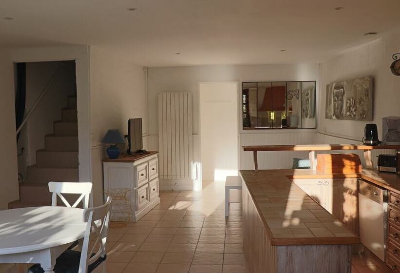 بنسيون Maison De Village Donzère