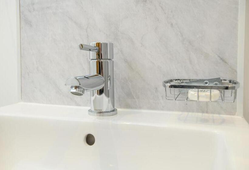 بنسيون Tavmar Rooms