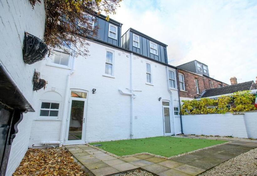 بنسيون Tavmar Rooms