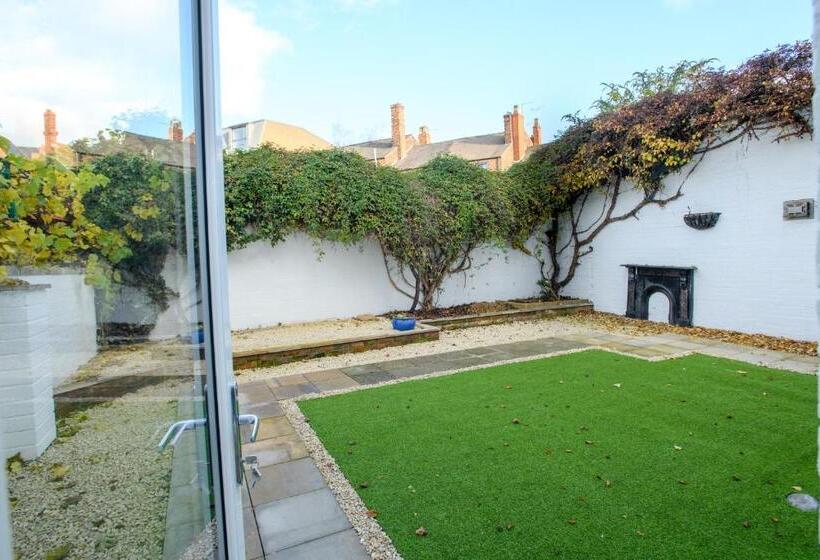 بنسيون Tavmar Rooms