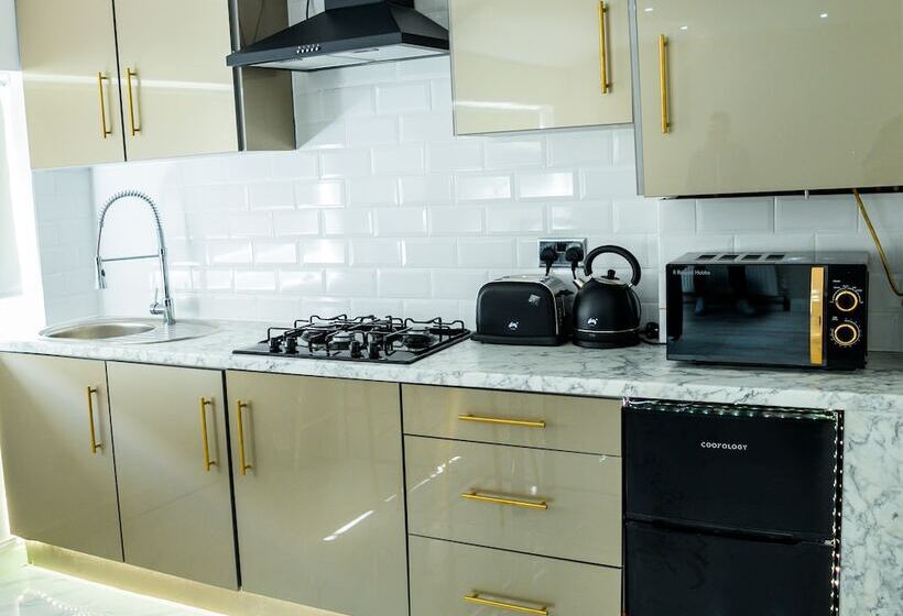 اقامتگاه Inviting 1 Bed House In Bradford