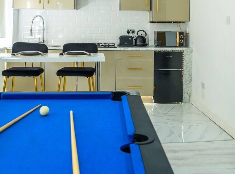 اقامتگاه Inviting 1 Bed House In Bradford