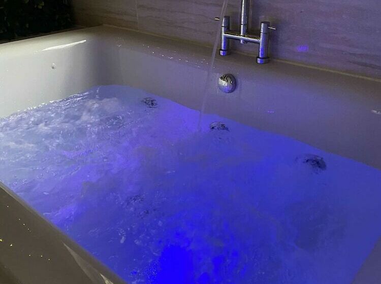 레지던스 Inviting 1 Bed House In Bradford