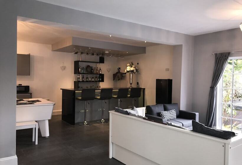 Stunning 100 Year Old Converted Coach House