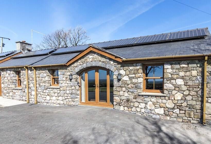 The Beacon   3 Bed   Ludchurch