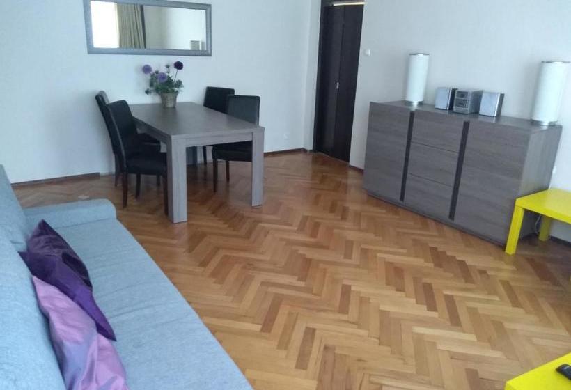 24w Apartments Rynek