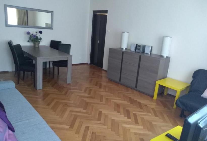 24w Apartments Rynek