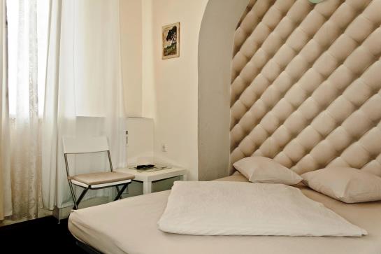 A La Russ Hotel Hostel