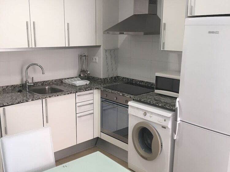 Agora Apartamentos La Volta