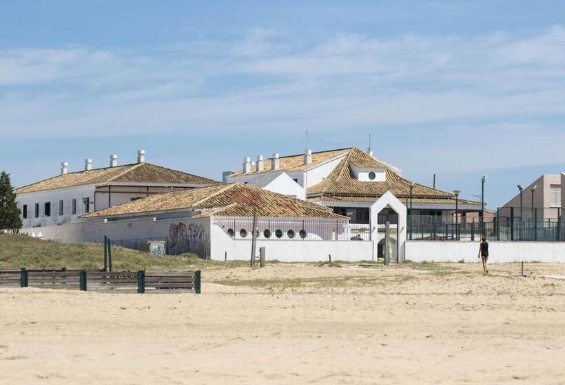 Albergue Inturjoven Punta Umbria   Hostel