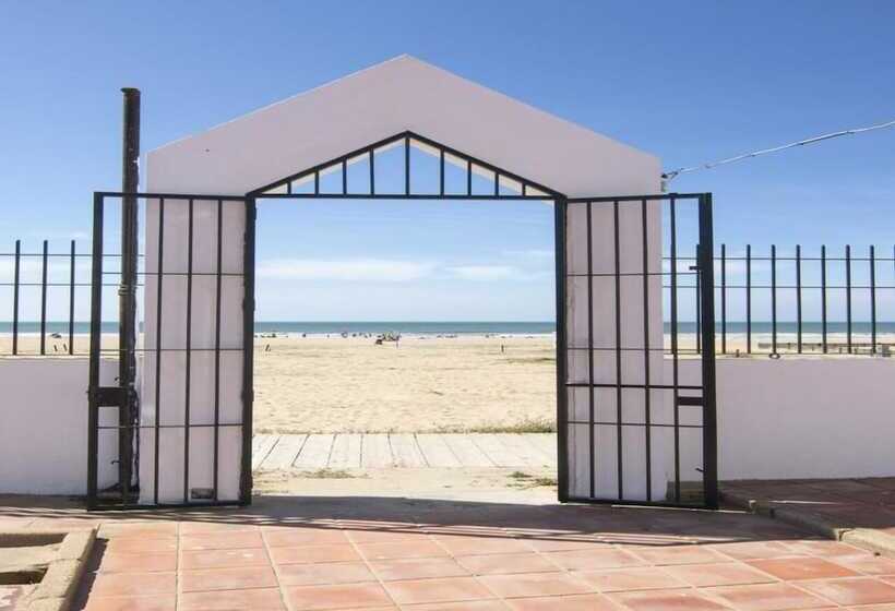 Albergue Inturjoven Punta Umbria   Hostel