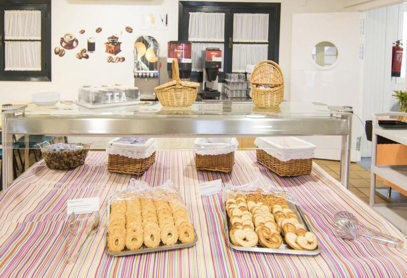 Albergue Inturjoven Punta Umbria   Hostel