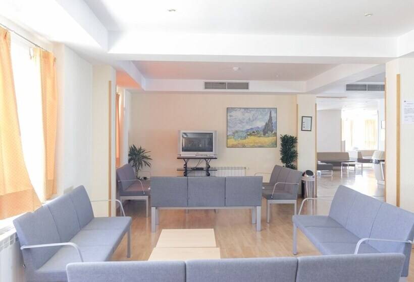 Albergue Inturjoven Sierra Nevada   Hostel