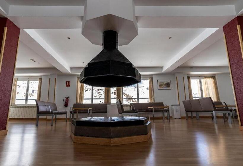 Albergue Inturjoven Sierra Nevada   Hostel