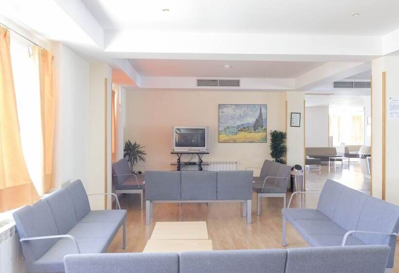 Albergue Inturjoven Sierra Nevada   Hostel