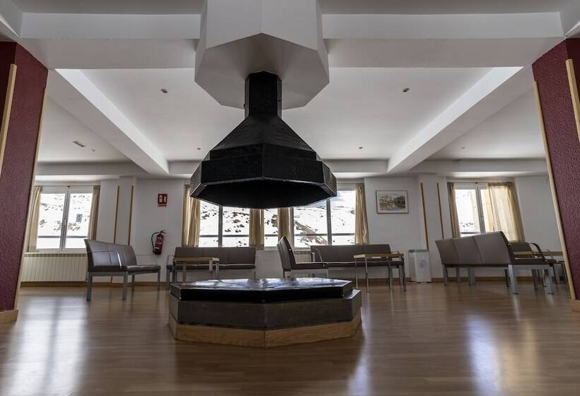 Albergue Inturjoven Sierra Nevada   Hostel