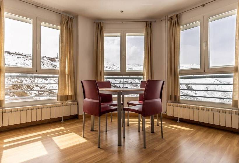 Albergue Inturjoven Sierra Nevada   Hostel