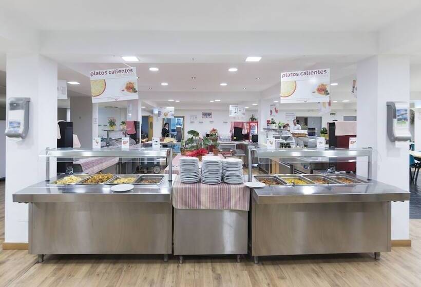 Albergue Inturjoven Sierra Nevada   Hostel