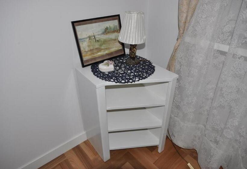 Comfortable Old Town Apartment