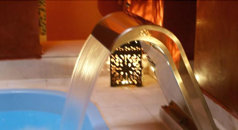 Arteaga Hostal & Banos Arabes Elvira