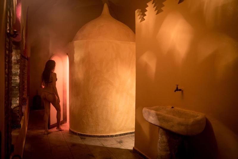 Arteaga Hostal & Banos Arabes Elvira