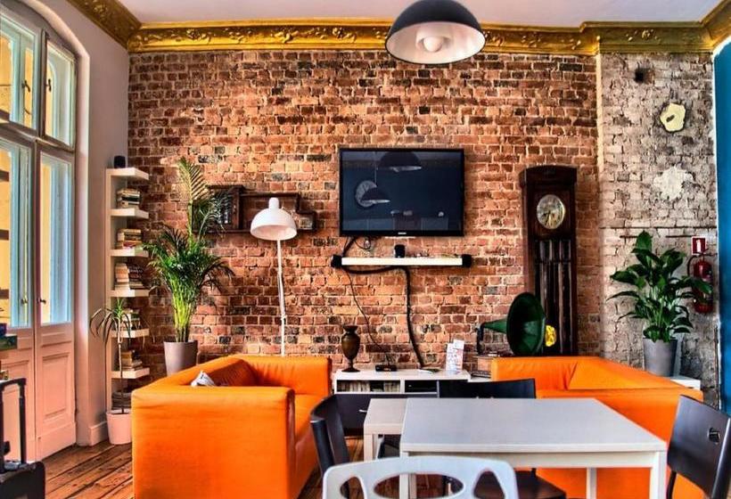 Blooms Boutique Hostel