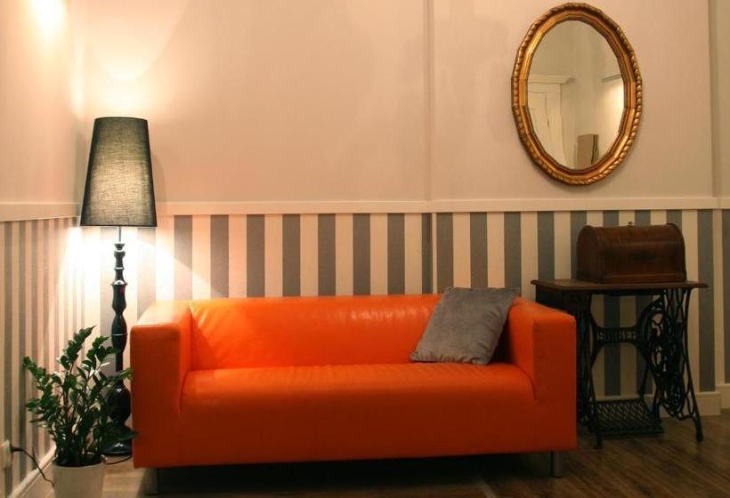 Blooms Boutique Hostel