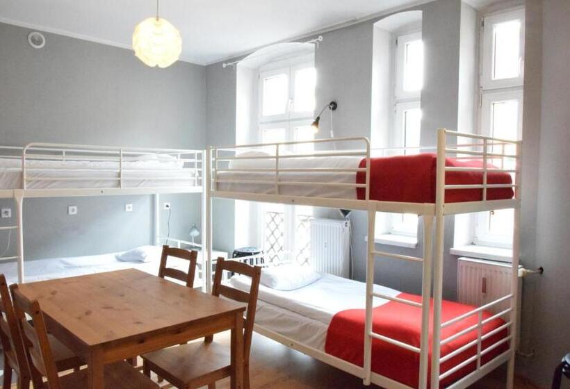 Blooms Boutique Hostel