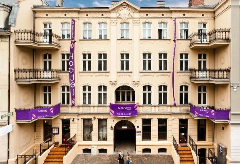 Blooms Boutique Hostel