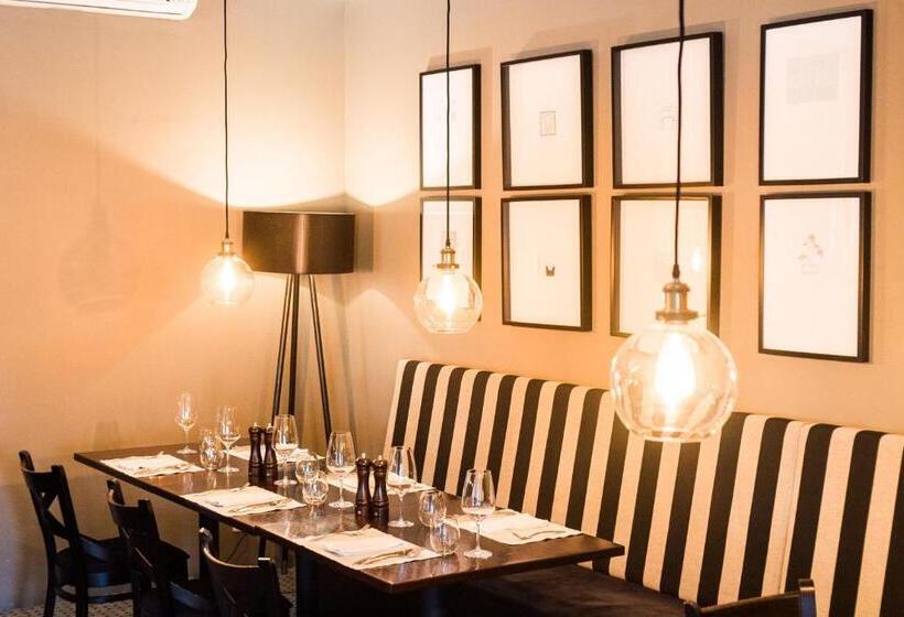 Comm Hotel Poznań Airport