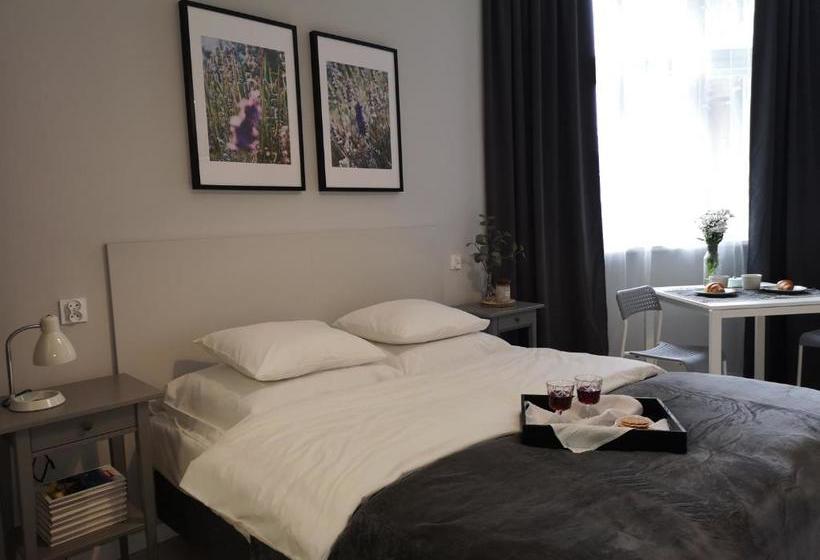 Glam House Apartments