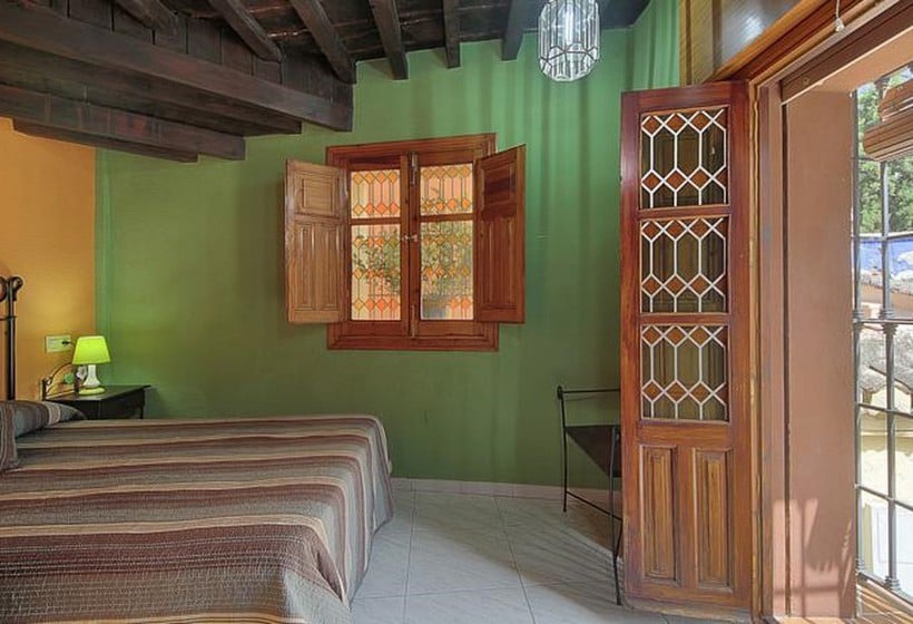 مسافرخانه Apartamentos La Miga