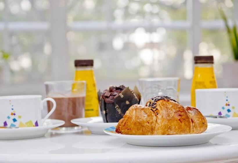 Хостел Barcelona City Seven