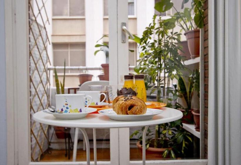 Хостел Barcelona City Seven