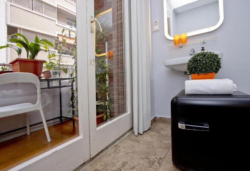 Хостел Barcelona City Seven