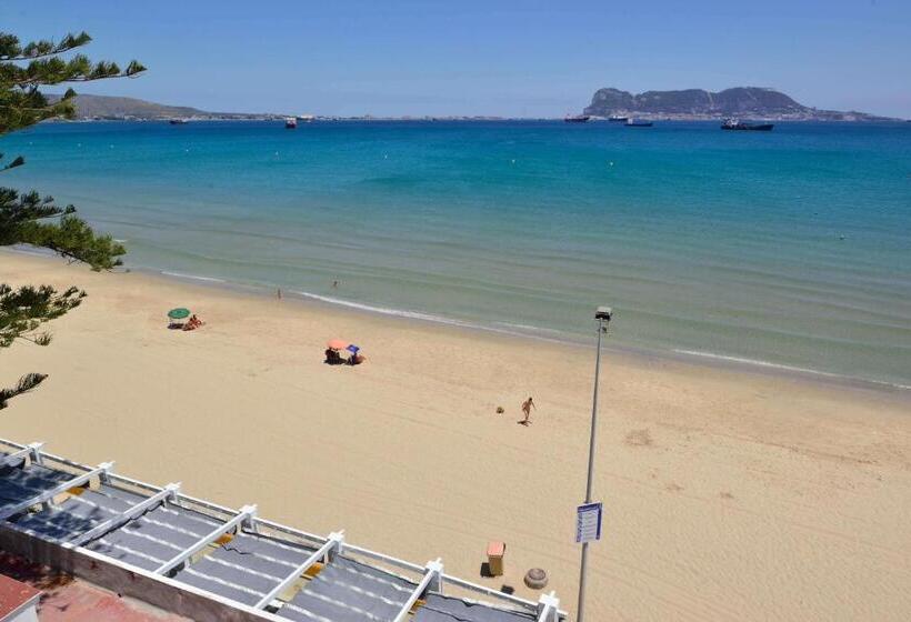 פונדק El Bahía Algeciras