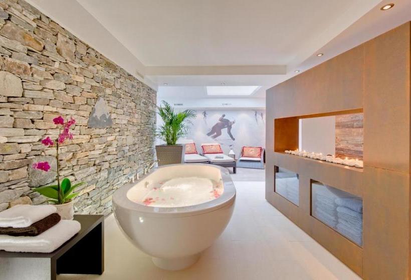 ホテル Alex Lodge