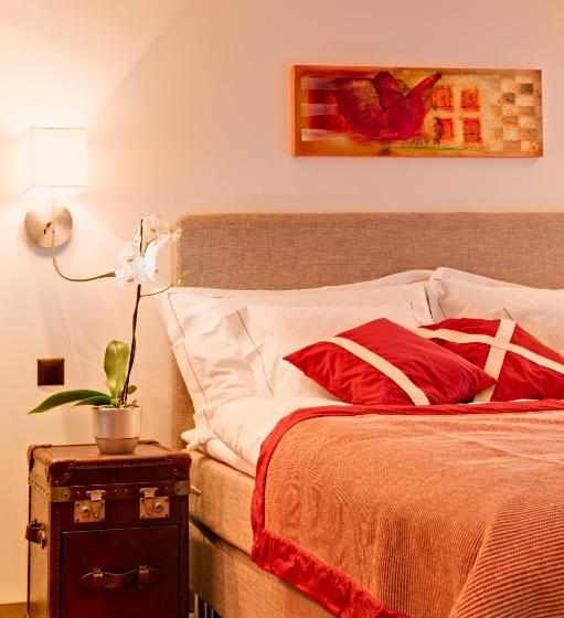 ホテル Alex Lodge