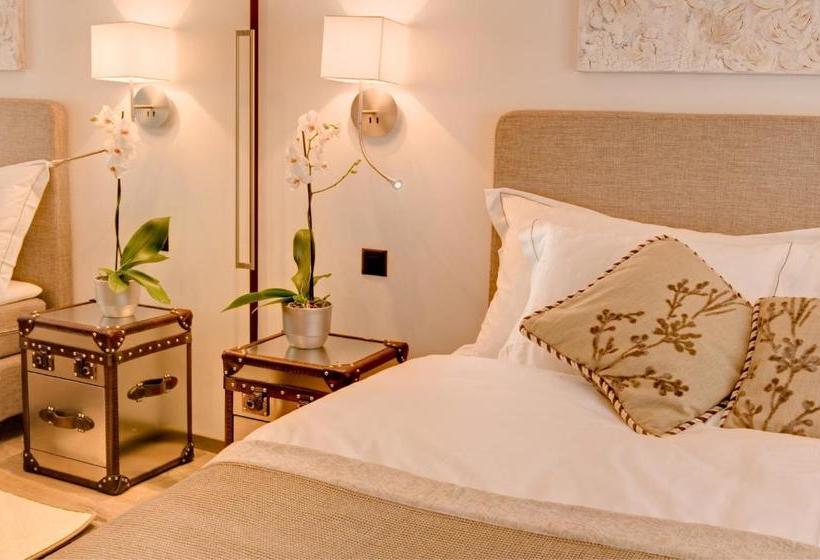 ホテル Alex Lodge