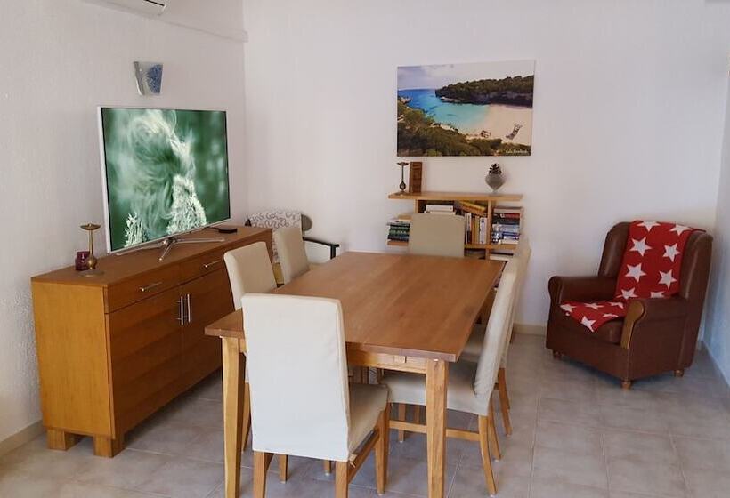 فندق Hostal Amistad