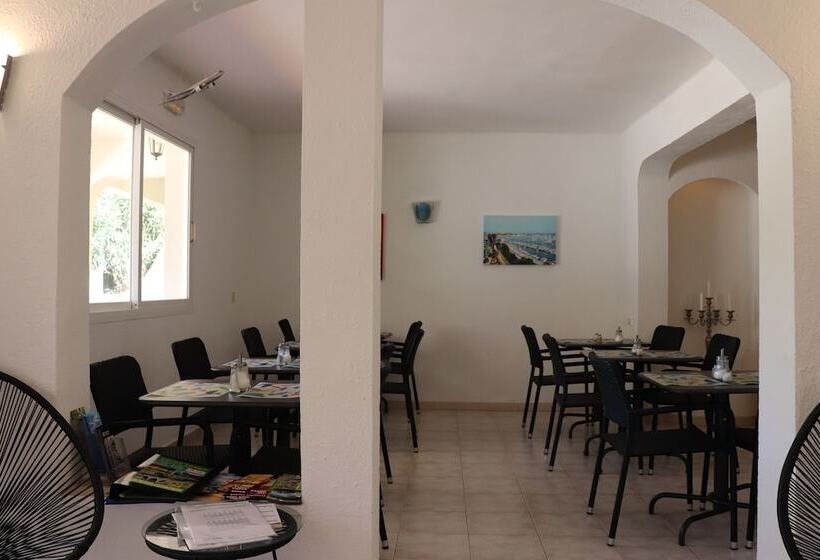 فندق Hostal Amistad