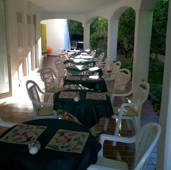 فندق Hostal Amistad